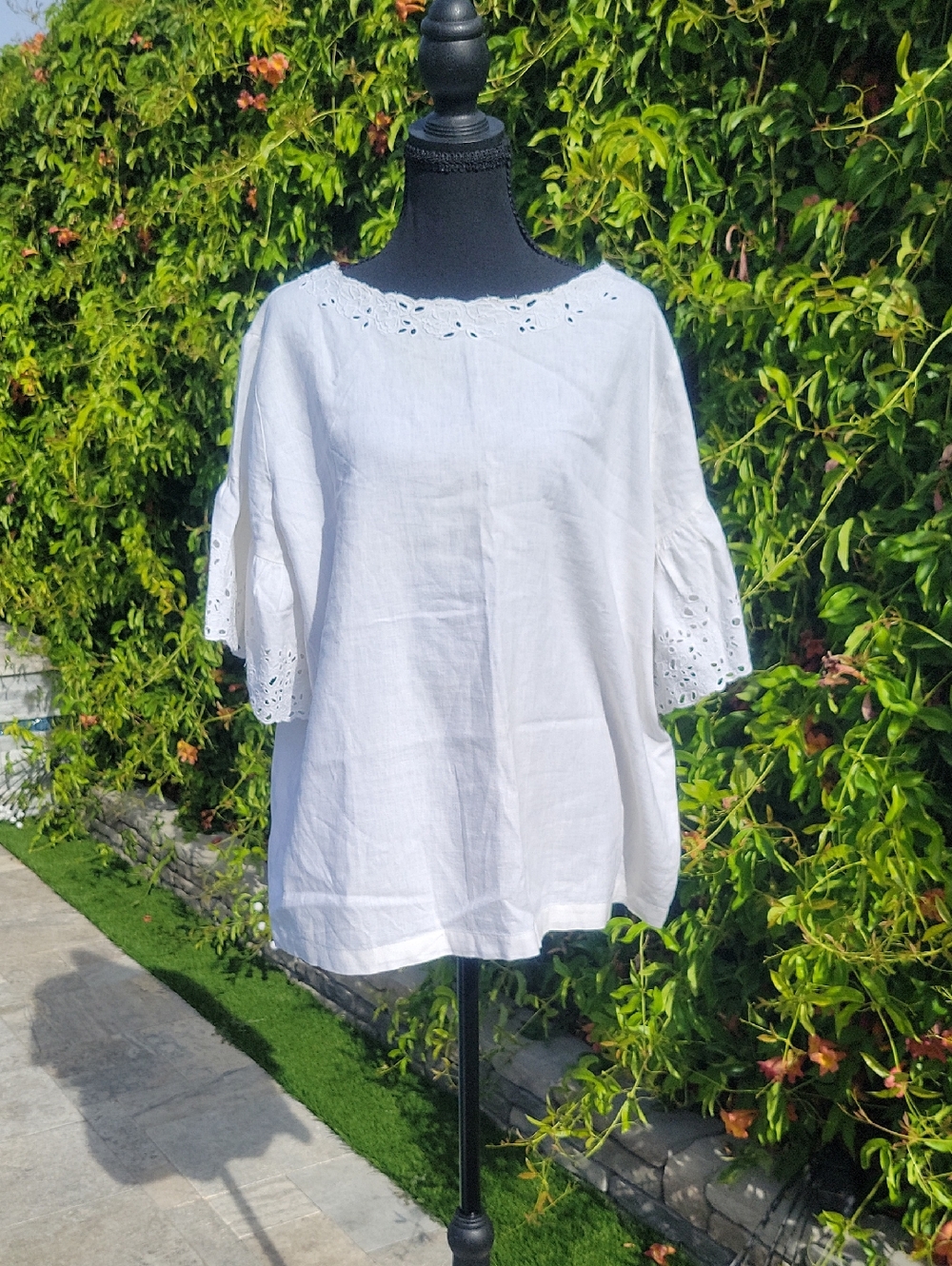Loft Linen Cotton Blend  White top With Lace Eyelet Detail XL
